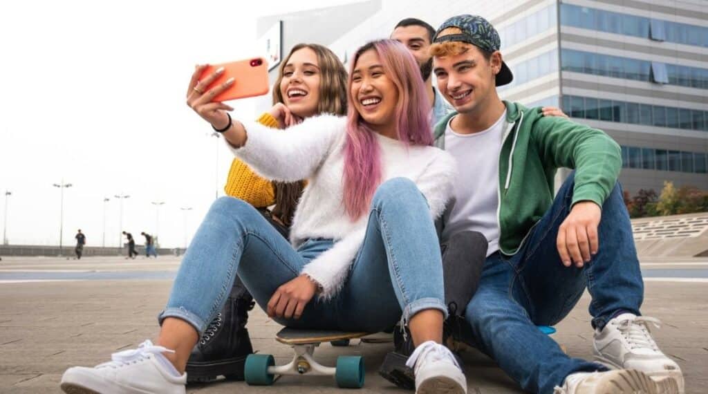 Promoting Healthy Self-Esteem in Teen Relationships