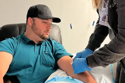 Receiving Vitamin Injections Nutrient Deficiencies