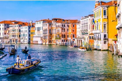 Exploring Venice Without Luggage: A Practical Travel Guide